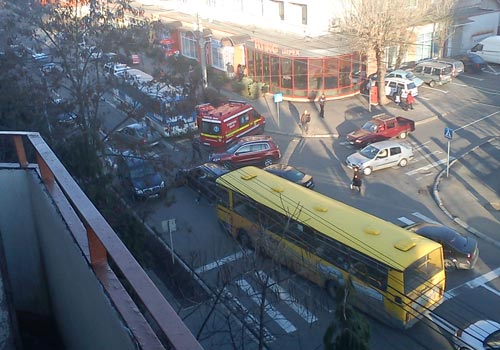Accident - strada Victoriei(c) cititorii in actiune